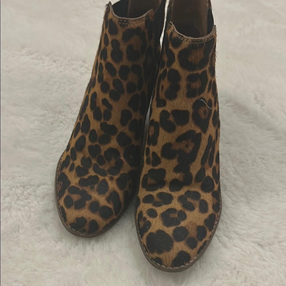 Madewell calf hair ankles boots with leopard print